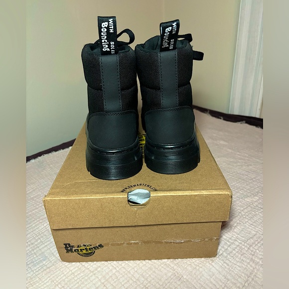 Dr. Martens Women's Combs W 6-Tie Fashion Boot size 7 - Picture 6 of 7